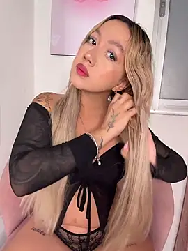 Snapshot of Becca_Johnson_u chatting on February 2026 02:20:02 AM Becca Johnson u online show from February 2026 02:20:02 AM