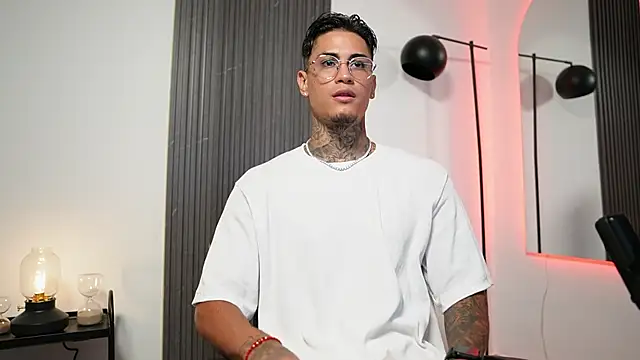 AxelVilla  online show from September 2025 08:19:01 PM