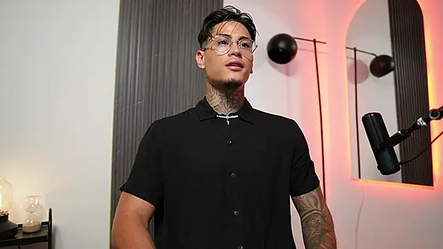 AxelVilla  online show from September 2025 08:45:01 PM