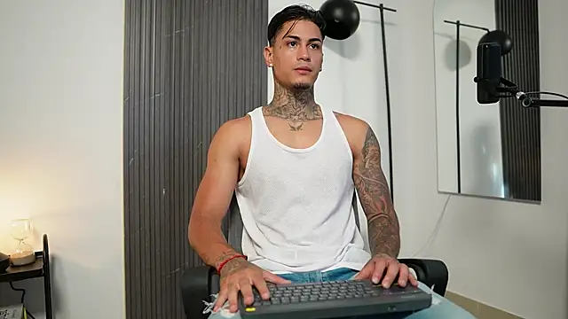 AxelVilla  online show from October 2025 08:17:01 PM