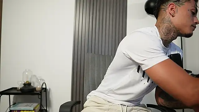 AxelVilla  online show from October 2025 08:06:02 PM