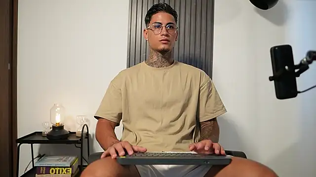 AxelVilla  online show from October 2025 08:53:02 PM