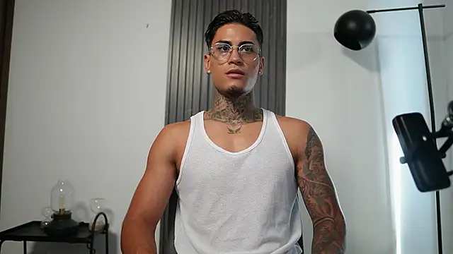 AxelVilla  online show from October 2025 07:49:01 PM