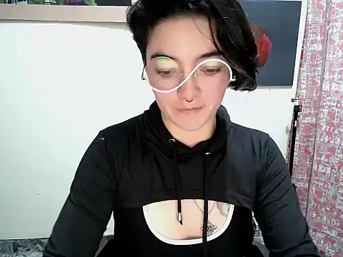 Snapshot of Came-II chatting on June 2026 05:06:01 AM Came-II online show from June 2026 05:06:01 AM
