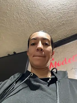 Snapshot of SALOME_KORLAND chatting on May 2026 01:50:02 PM SALOME KORLAND online show from May 2026 01:50:02 PM