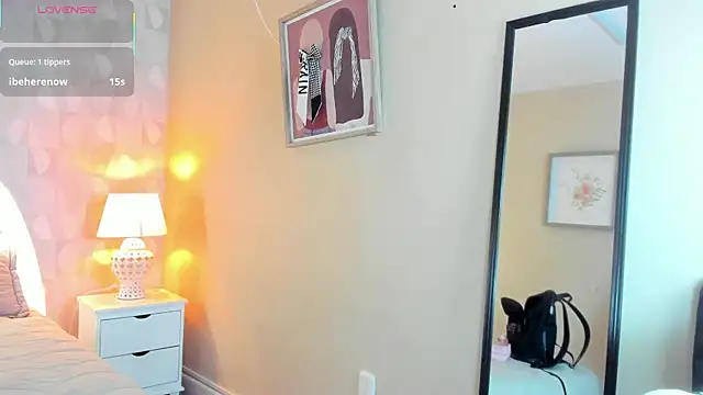 isabella milf  online show from September 2025 07:04:01 PM