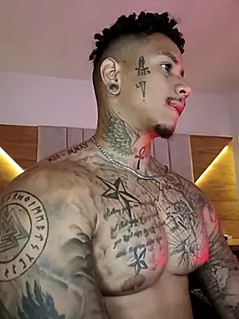 Snapshot of David_tatto1 chatting on December 2025 01:44:02 AM David tatto1 online show from December 2025 01:44:02 AM