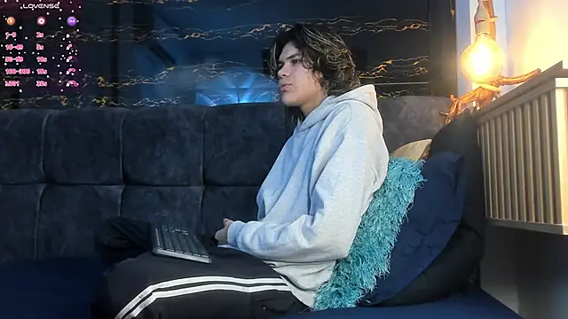 Diamond twink online show from November 2025 03:50:01 AM