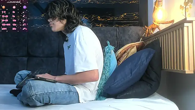 Diamond twink online show from November 2025 03:50:01 AM