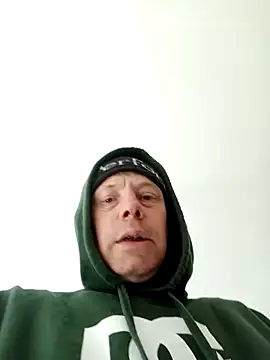 Snapshot of skateboy78 chatting on April 2026 11:27:01 AM skateboy78 online show from April 2026 11:27:01 AM