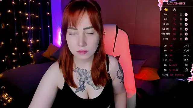 Snapshot of deboramoore chatting on October 2025 02:12:02 AM deboramoore online show from October 2025 02:12:02 AM