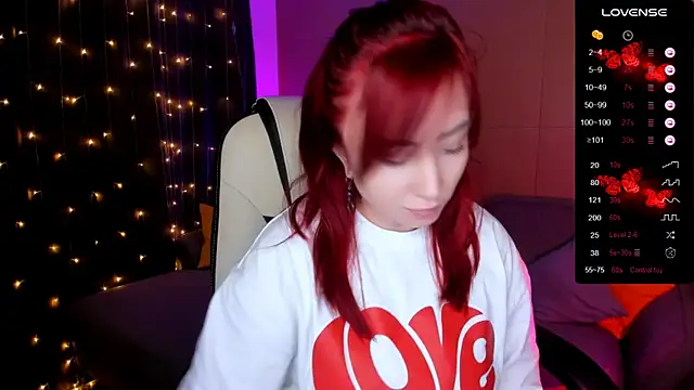 Snapshot of deboramoore chatting on December 2025 02:16:02 AM deboramoore online show from December 2025 02:16:02 AM