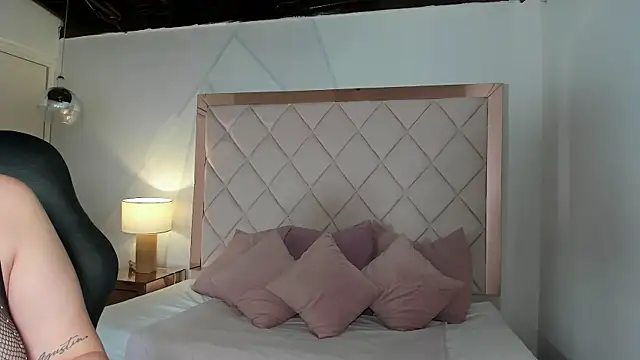 Snapshot of anabelle_clark chatting on April 2026 01:03:02 PM anabelle clark online show from April 2026 01:03:02 PM