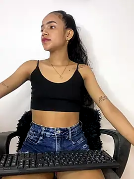 violeta 18x online show from December 2025 07:43:01 PM