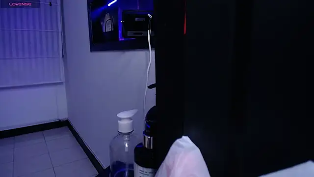 Stephany Rodriguez online show from October 2025 05:56:01 PM