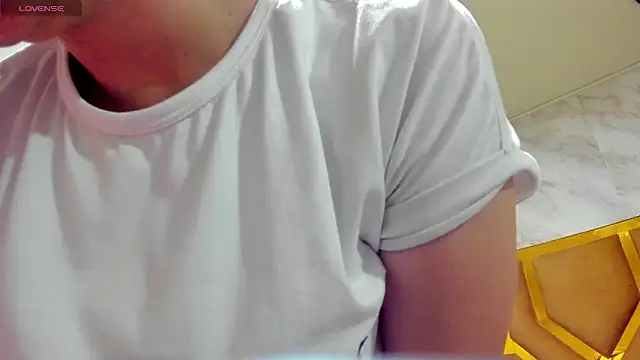 Luciifeer  online show from October 2025 06:36:01 PM