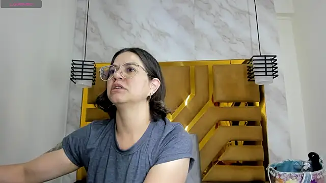 Luciifeer  online show from December 2025 04:25:01 PM