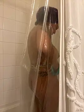 Snapshot of honeycombhalo chatting on April 2026 10:01:02 PM honeycombhalo online show from April 2026 10:01:02 PM