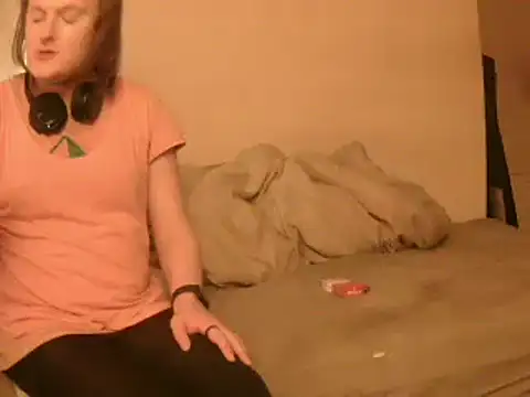 avamaxwell online show from October 2025 07:34:02 PM