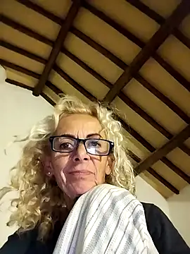 clarabell4 online show from September 2025 07:24:02 PM