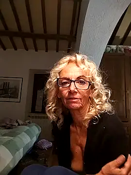 clarabell4 online show from October 2025 07:05:01 PM