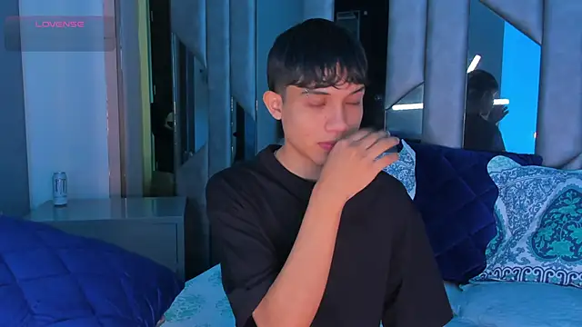 Sebax Young online show from September 2025 07:26:02 PM