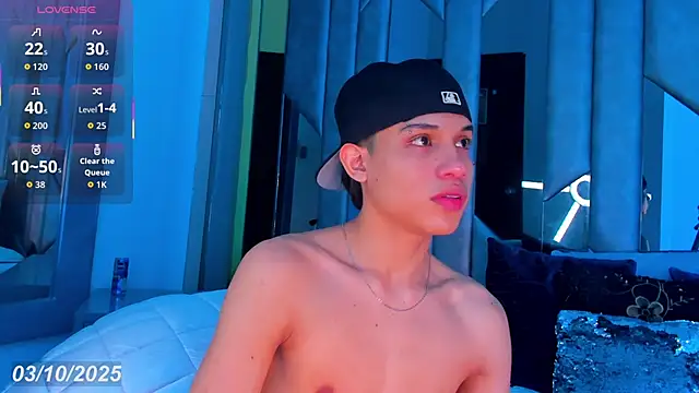 Sebax Young online show from October 2025 04:32:01 AM