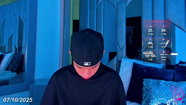 Sebax Young online show from October 2025 08:17:02 PM