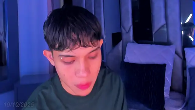 Sebax Young online show from October 2025 07:58:02 PM