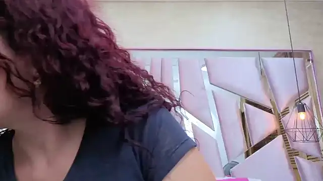 ThaliaCross online show from April 2026 11:48:01 AM