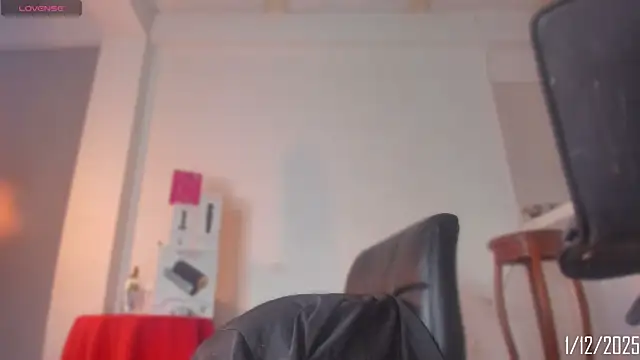 Chloe cooperr online show from December 2025 07:53:01 PM