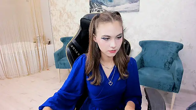 Snapshot of EllaCurtis chatting on October 2025 11:32:02 AM EllaCurtis online show from October 2025 11:32:02 AM