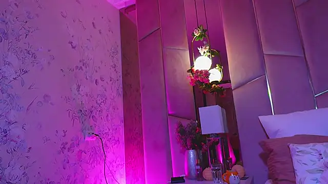 Snapshot of LucyLextonX chatting on March 2026 08:01:01 PM LucyLextonX online show from March 2026 08:01:01 PM