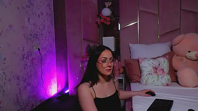 Snapshot of LucyLextonX chatting on April 2026 02:44:02 AM LucyLextonX online show from April 2026 02:44:02 AM