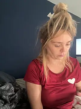 Snapshot of Star-36 chatting on October 2025 09:24:01 AM Star-36 online show from October 2025 09:24:01 AM