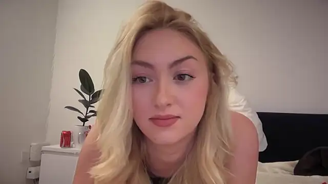 Snapshot of Kitty_Swetty chatting on March 2026 09:31:02 PM Kitty Swetty online show from March 2026 09:31:02 PM