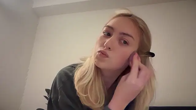 Snapshot of Kitty_Swetty chatting on April 2026 07:20:02 PM Kitty Swetty online show from April 2026 07:20:02 PM