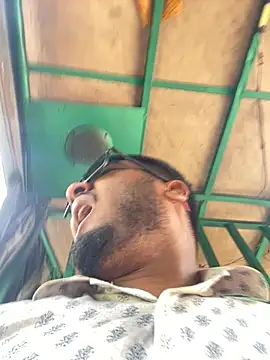 jakaksiaj online show from April 2026 05:49:01 AM