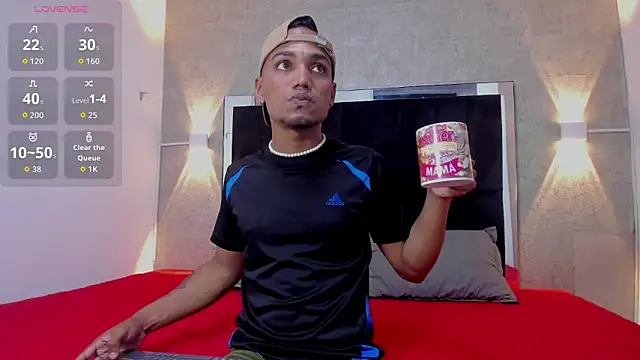 Snapshot of mateonick40 chatting on November 2025 05:40:02 PM mateonick40 online show from November 2025 05:40:02 PM