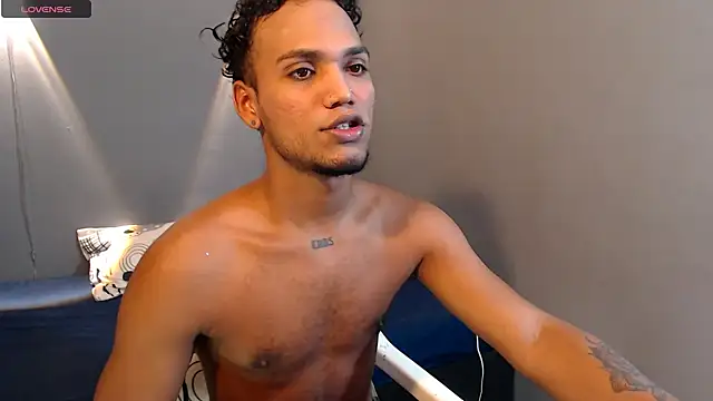 Snapshot of mateonick40 chatting on April 2026 05:32:01 PM mateonick40 online show from April 2026 05:32:01 PM