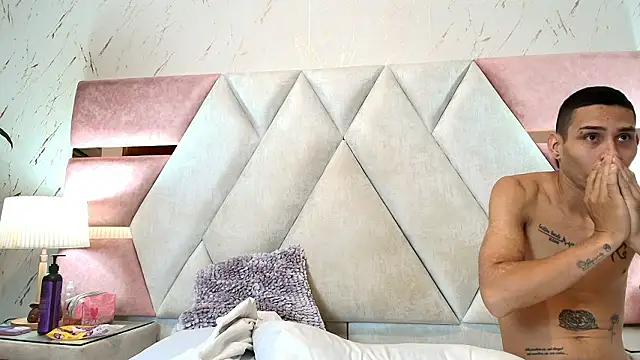 Zoelucas online show from March 2026 12:12:02 PM