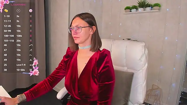 Snapshot of Elina_Gravess chatting on October 2025 01:02:02 AM Elina Gravess online show from October 2025 01:02:02 AM