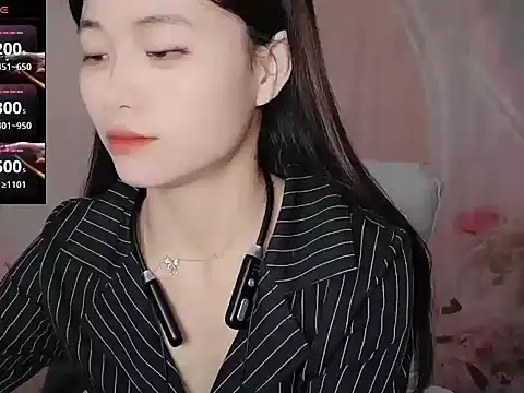 Lele-Baby online show from November 2025 02:02:01 AM