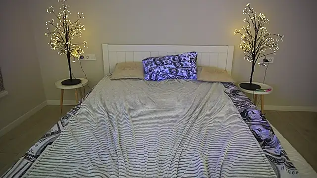 Snapshot of IvyLaurent chatting on October 2025 06:12:02 AM IvyLaurent online show from October 2025 06:12:02 AM