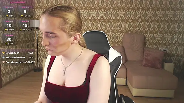 Snapshot of Vi_Luxy chatting on April 2026 02:36:02 AM Vi Luxy online show from April 2026 02:36:02 AM