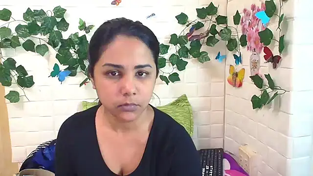 Snapshot of IndiaSexyStripper4u chatting on September 2025 05:13:01 PM IndiaSexyStripper4u online show from September 2025 05:13:01 PM