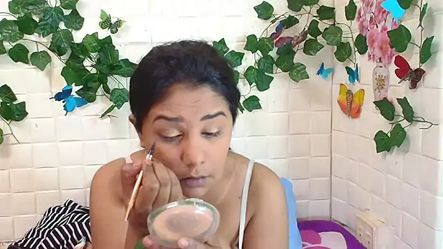 Snapshot of IndiaSexyStripper4u chatting on October 2025 05:24:02 PM IndiaSexyStripper4u online show from October 2025 05:24:02 PM