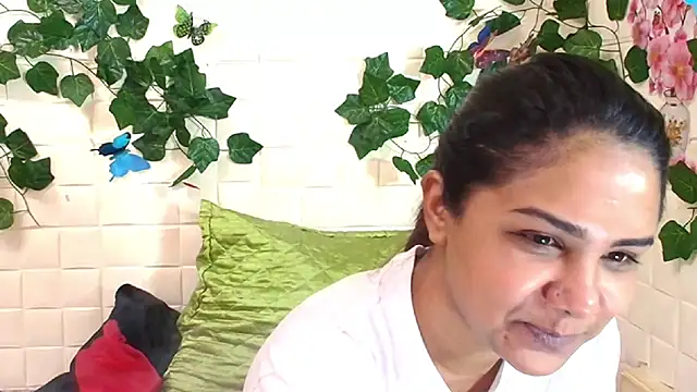 Snapshot of IndiaSexyStripper4u chatting on October 2025 06:10:01 PM IndiaSexyStripper4u online show from October 2025 06:10:01 PM