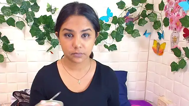 Snapshot of IndiaSexyStripper4u chatting on November 2025 05:37:01 PM IndiaSexyStripper4u online show from November 2025 05:37:01 PM