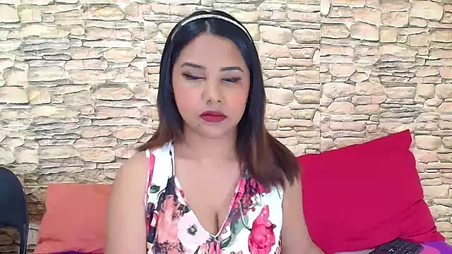 Snapshot of IndiaSexyStripper4u chatting on December 2025 04:42:02 AM IndiaSexyStripper4u online show from December 2025 04:42:02 AM